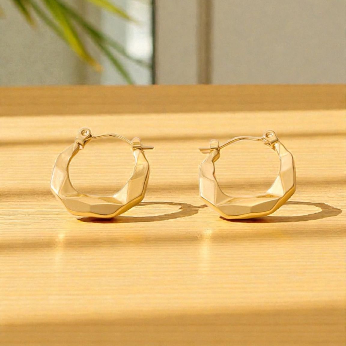 Luxe Geo Gold Hoop  – 18K Gold Plated Stainless Steel