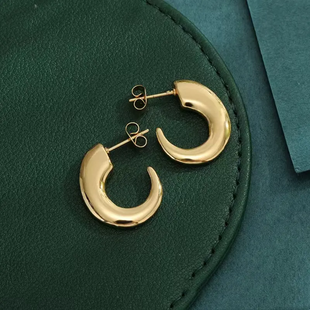 Golden Curve Luxe Hoops – 18K Gold Plated Stainless Steel